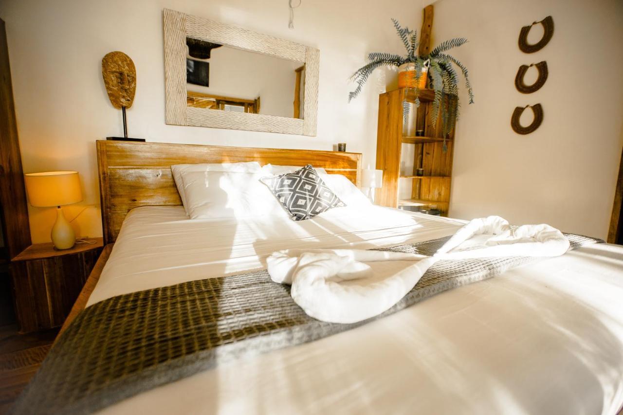 Maligaya Beach Bungalows El Nido Luaran gambar